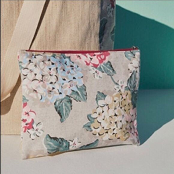 🎉1 hr sale 🎉Traveler bag - Picture 6 of 13